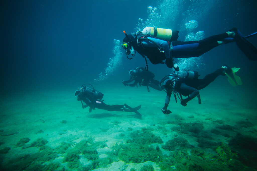 tre Sub in immersione
