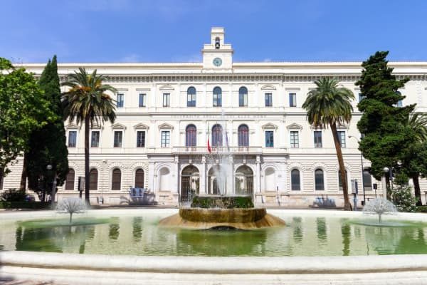 104451419-University_of_Bari_Aldo_Moro.600x400